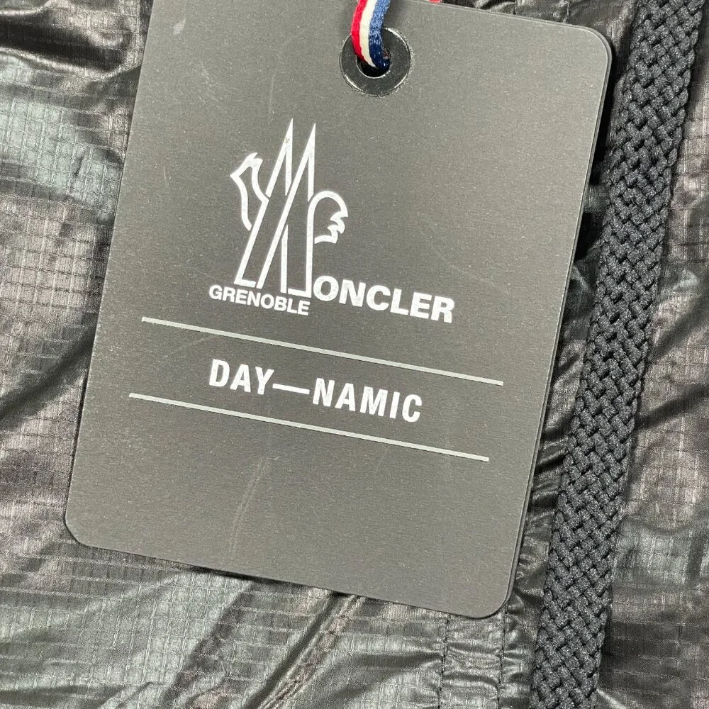 Moncler Grenoble Bermuda Shorts Men's Size Large (Fits 36) Day-Namic 10" NWT - Picture 3 of 16